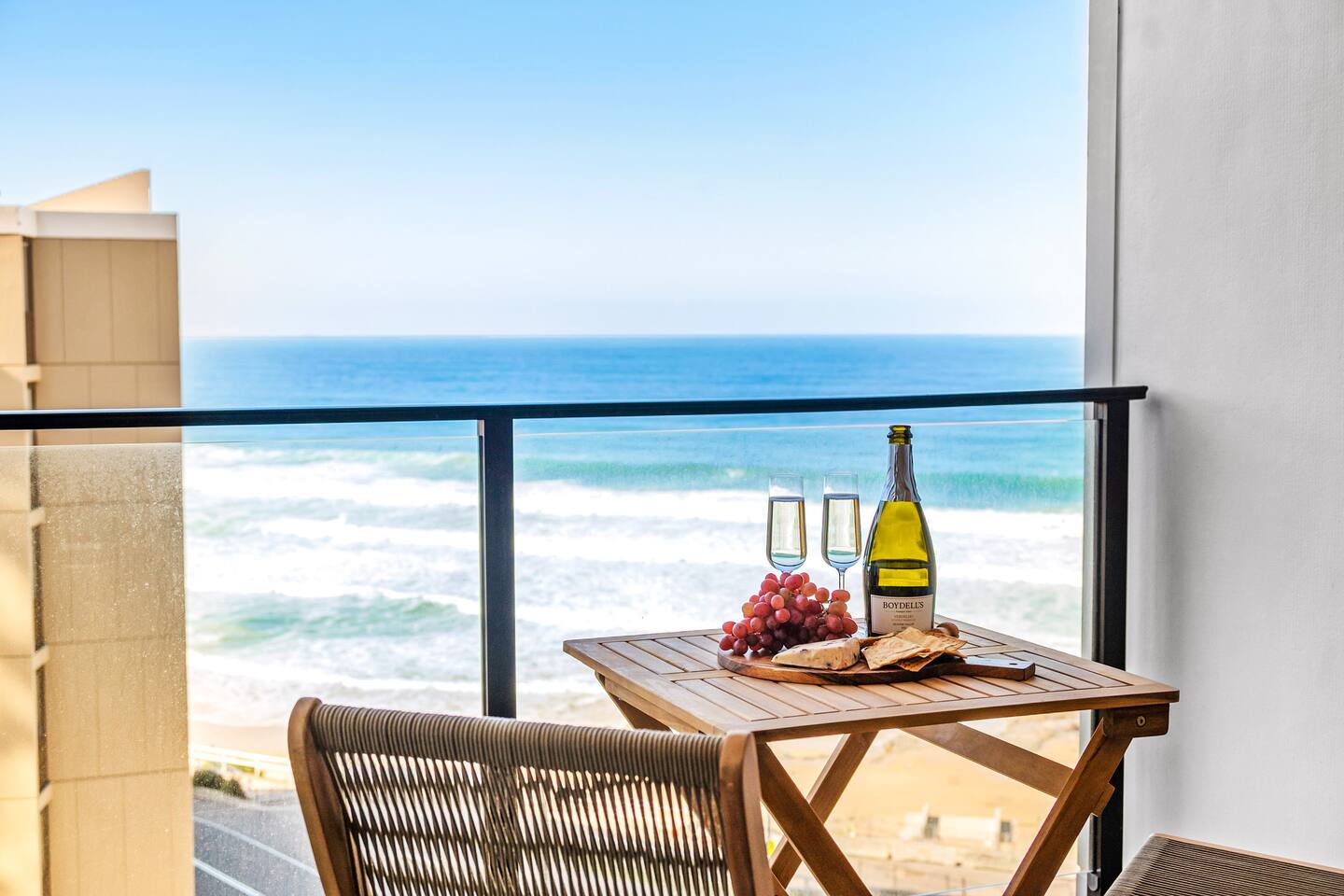 Seabreeze - Beachfront - Parking - Views