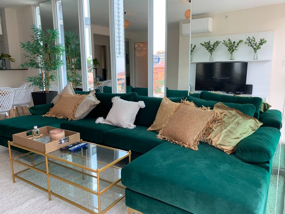 5A - Boutique Apartment ! High end furnished! 4BR