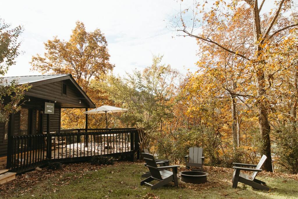 "Rocky Top" - Cozy RRG Cabin off Slade Exit!