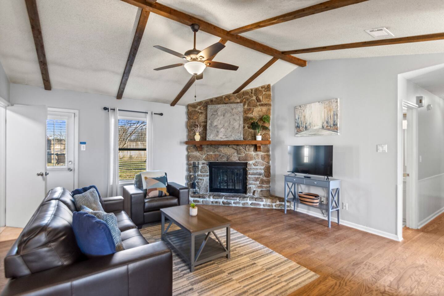 Double Diamond Rentals - Cozy Home for Travelers