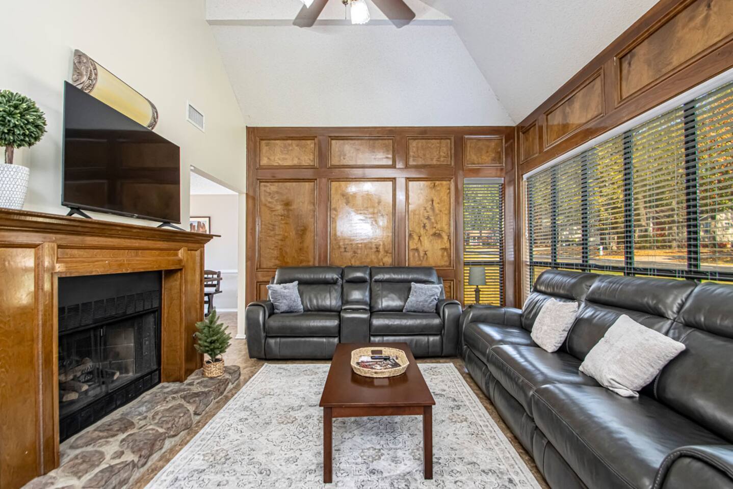 Double Diamond Rentals – Perfect Family Home