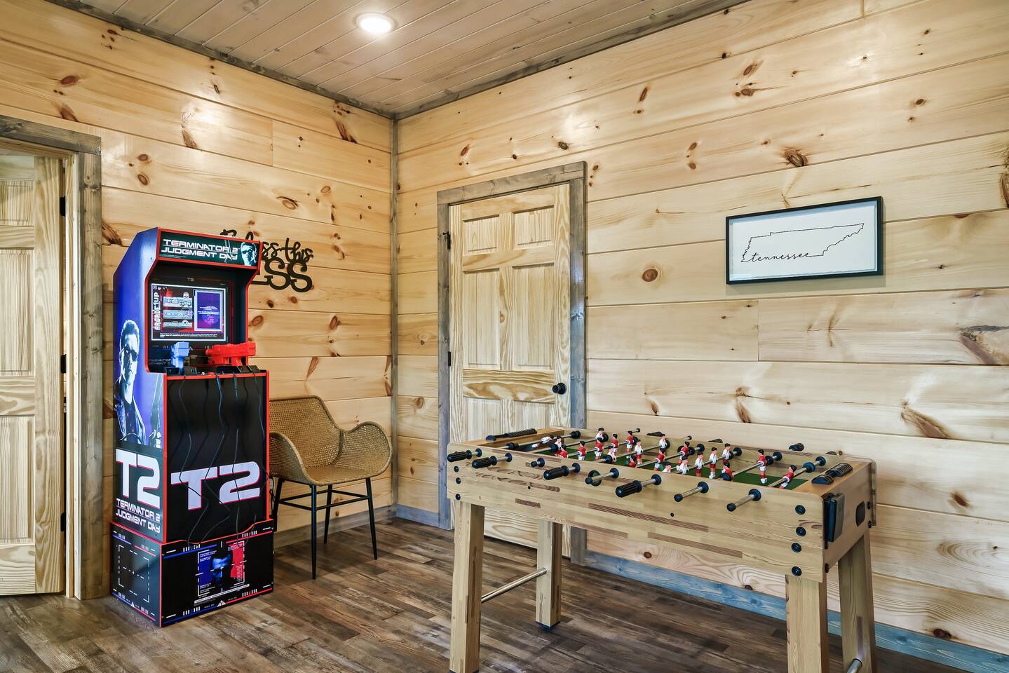 Winter Prices! Dollywood! Mountain View! Hot tub!