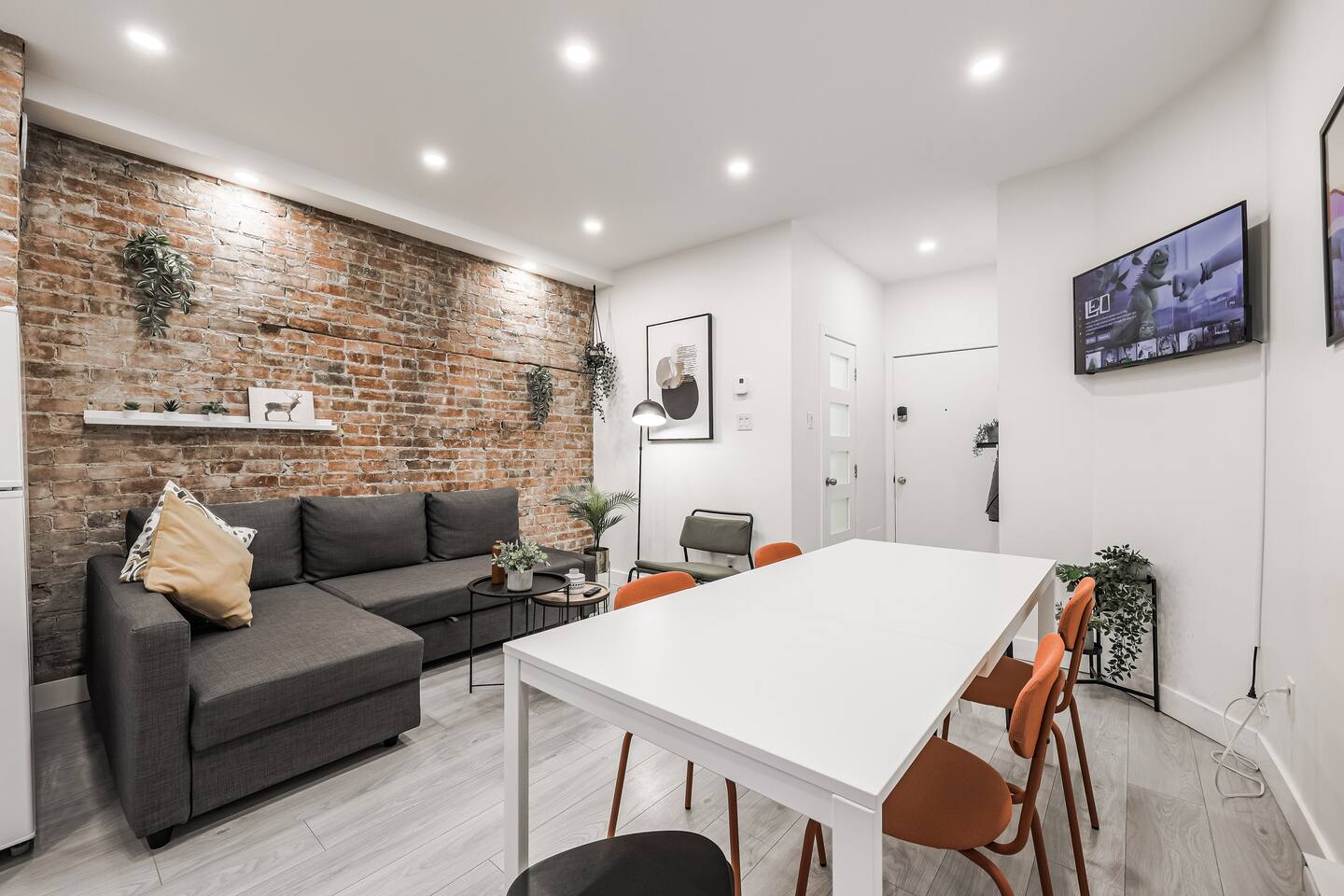 FREE Parking w/ Terrace in Heart of Plateau