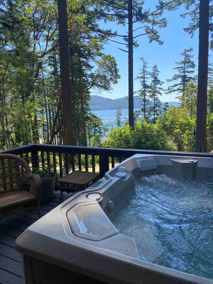 An Orcas Gem, Hot tub, close to town