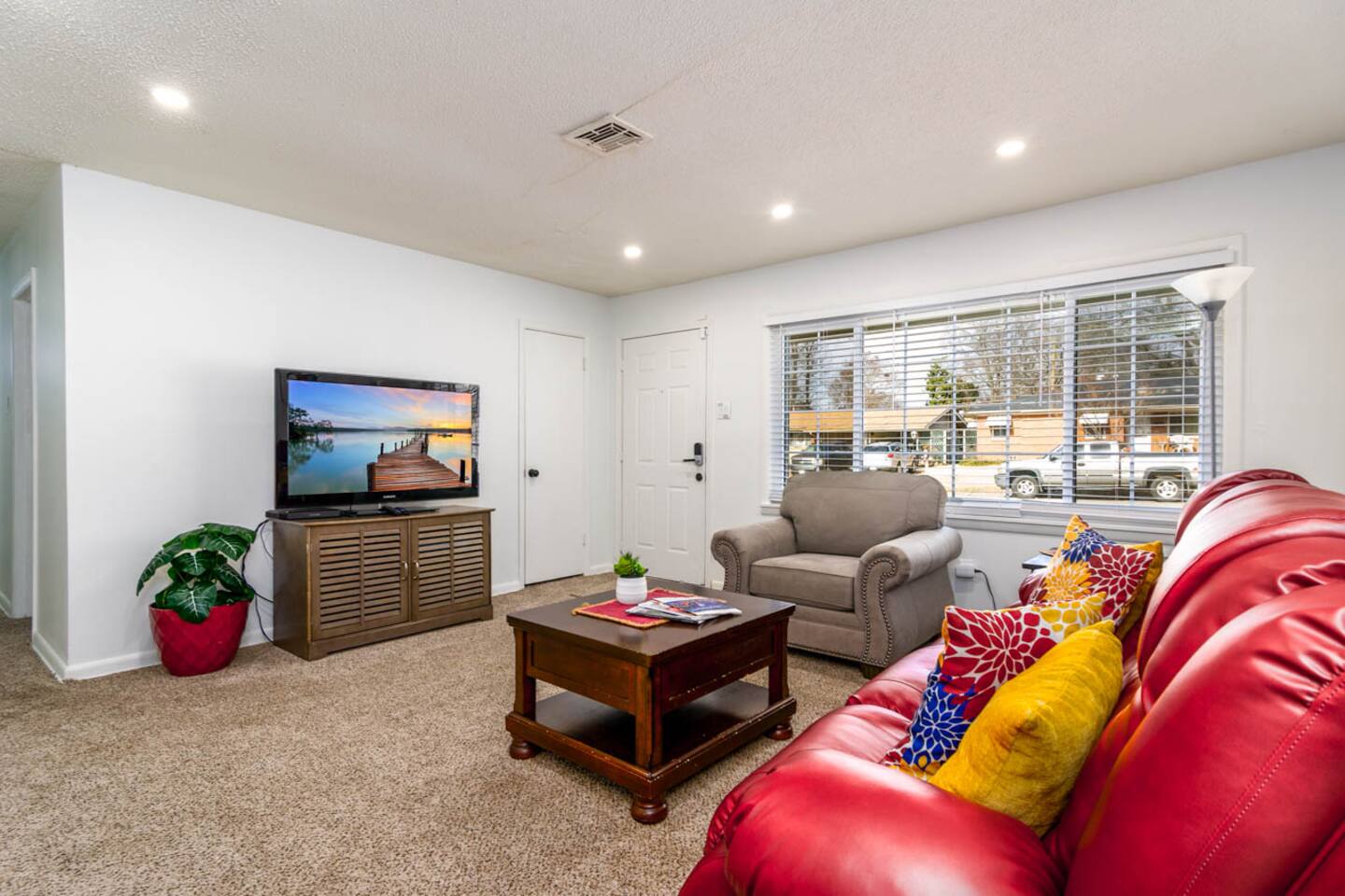 Double Diamond Rentals - Comfortable 4-bdr Home