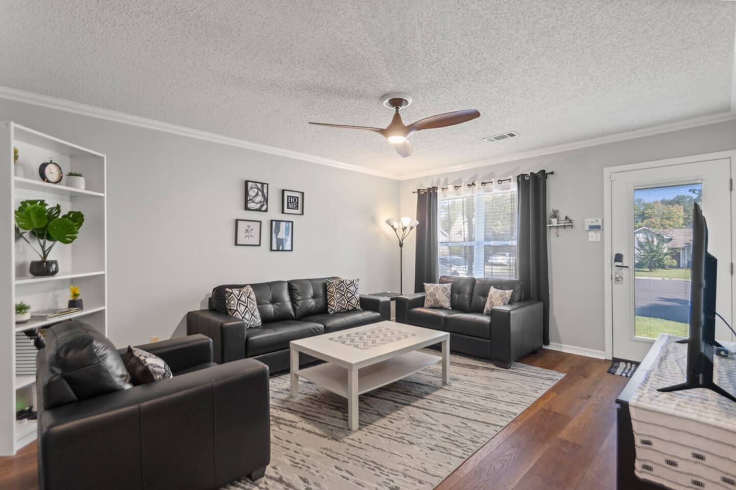 Double Diamond Rentals - Awesome Neighborhood, AFB