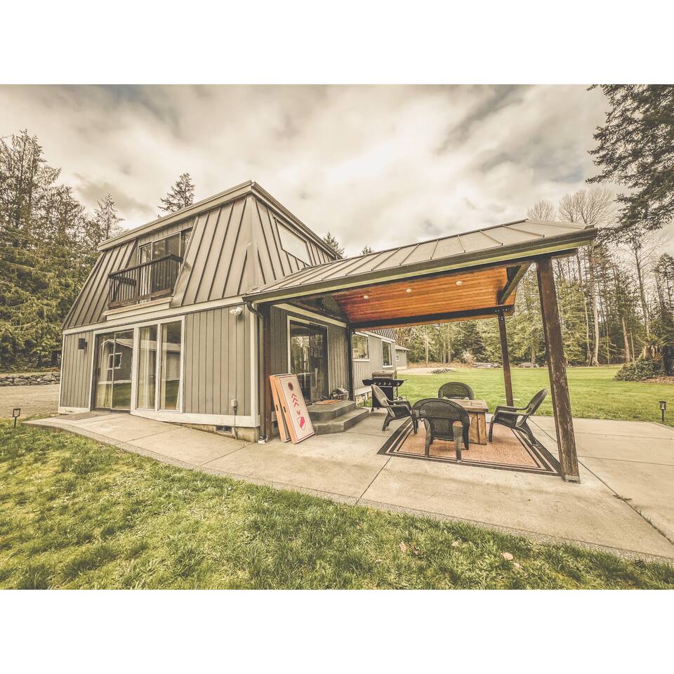 Fire & Fern Acres: private, wooded, unhurried.