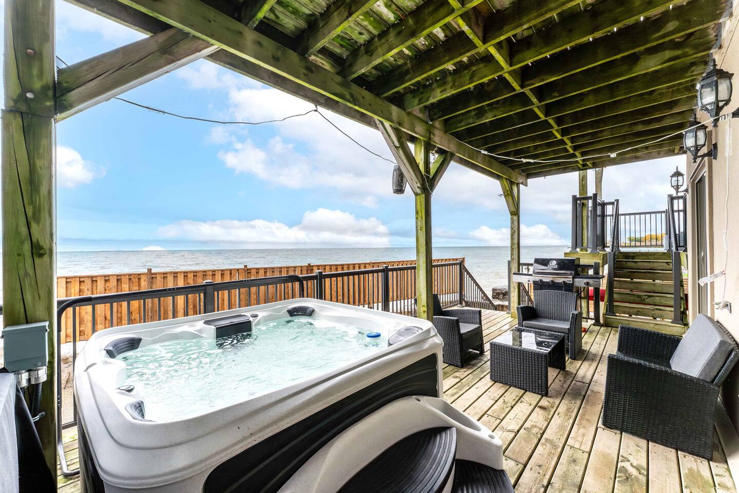 Waterfront Retreat | Hot Tub, Chef’s Kitchen