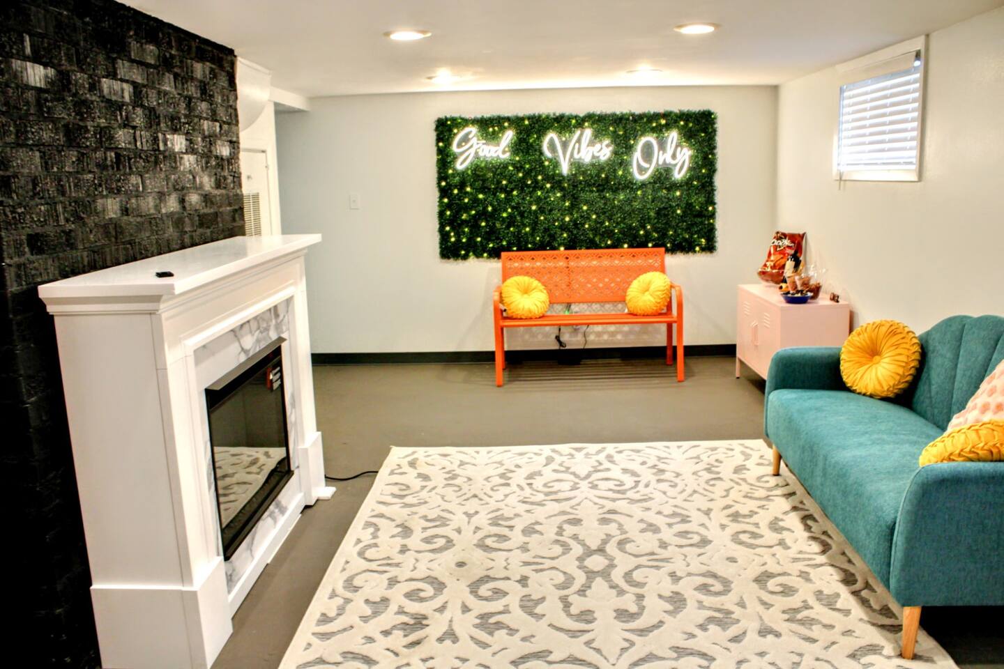 Ultimate stay, Get-Ready & Insta Fun Photo Home