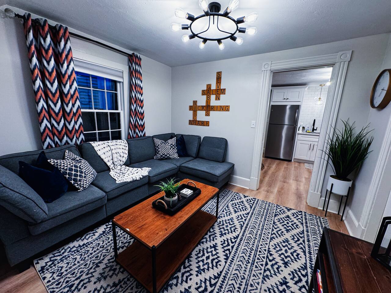 Heights House - 93 Walkscore|Halloween|Grill