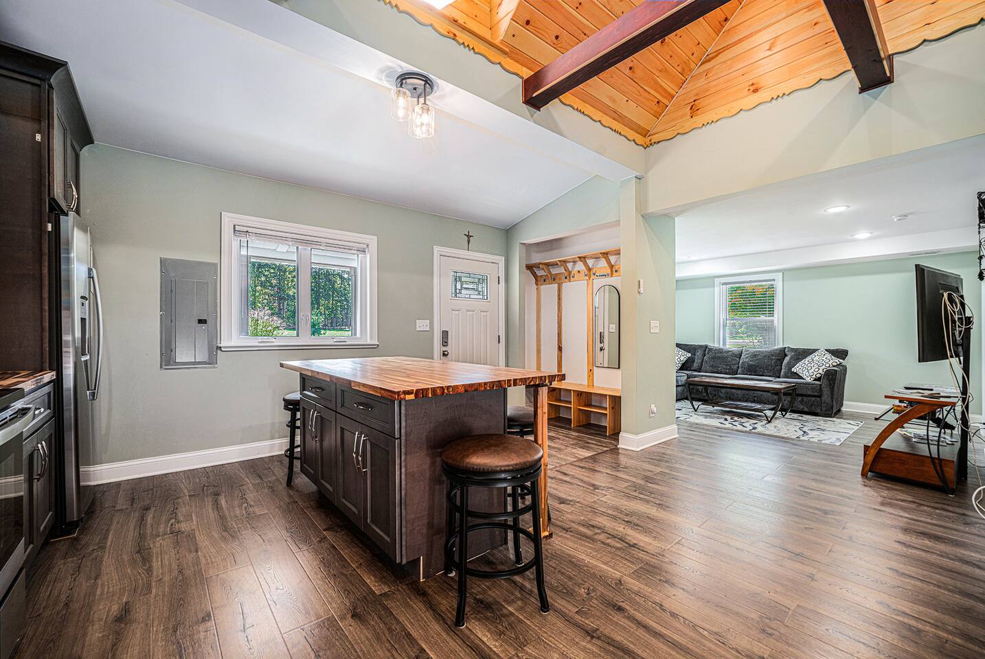 Breathe & Unwind: Secluded Cabin  near S. Haven