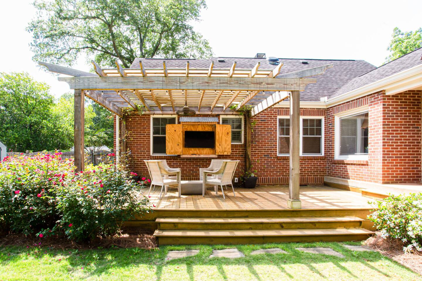 Walkable, Backyard, 5 Points, Office, W/D, King