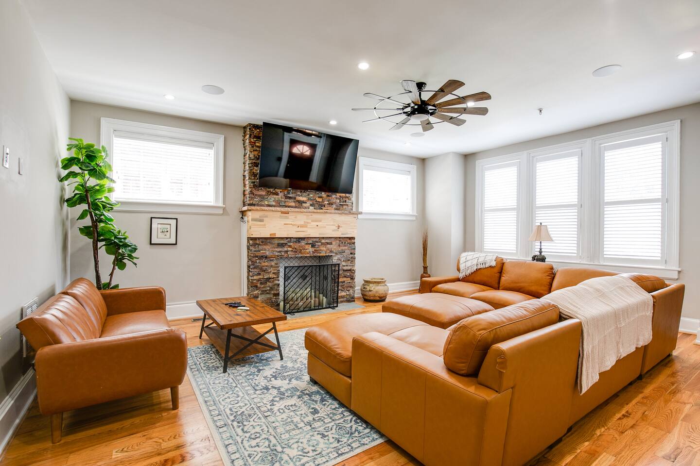 Historic Home Next to VMFA I Large Group Stays