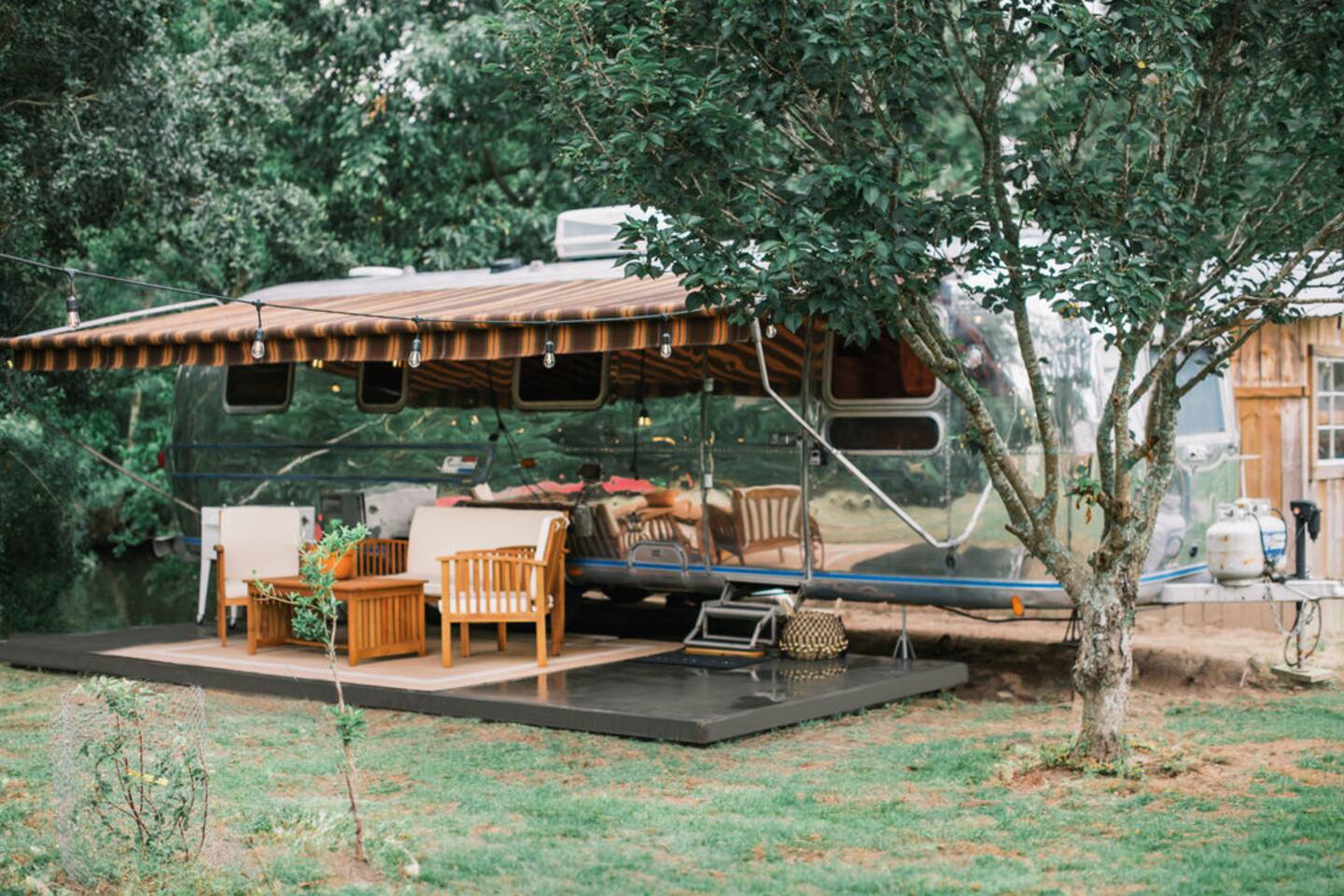 Charming Glamper Airstream-between Downtown& Folly