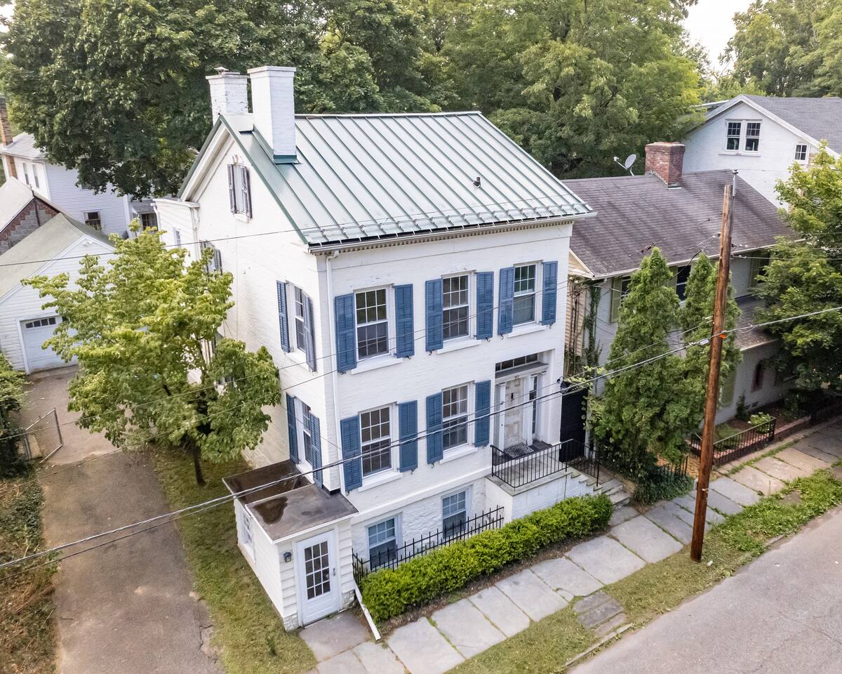 Elegant Kingston Townhouse | Walk to Hot Spots!