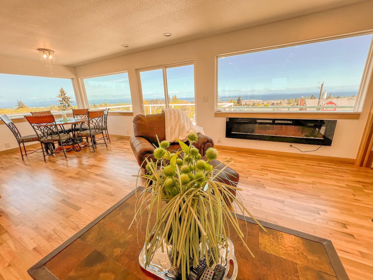 Luxury Retreat | Salish Sea Views & Steps to ONP