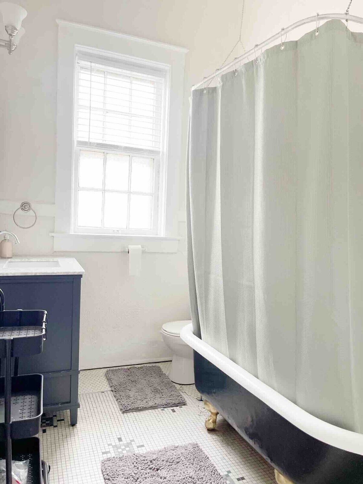 The Harrison C | KING 1BD/1BA Apt near Riverfront