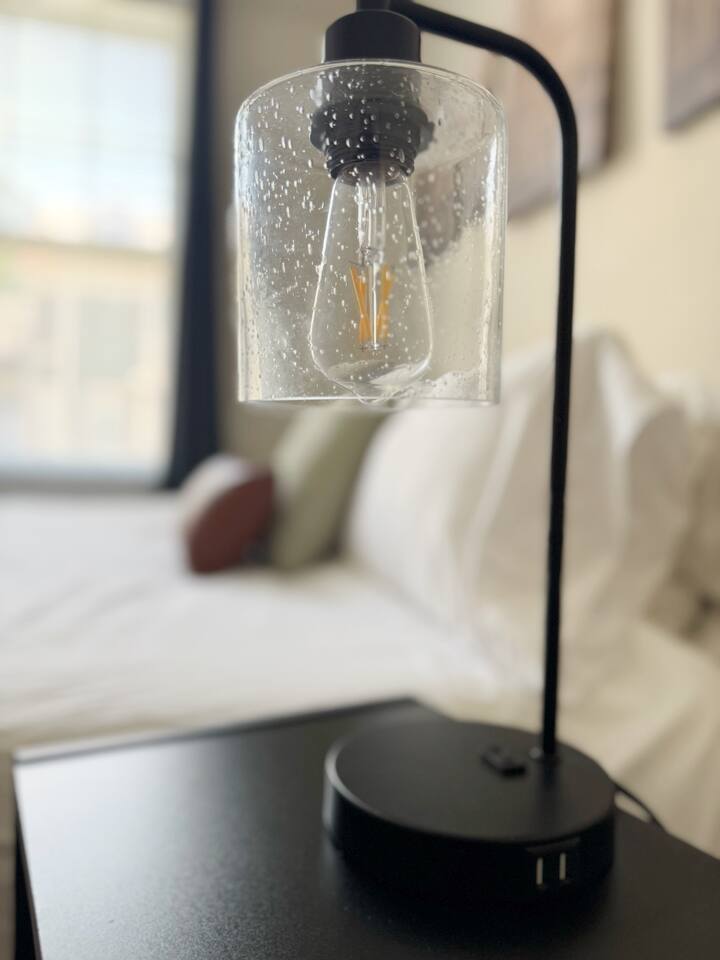 The Harrison C | KING 1BD/1BA Apt near Riverfront