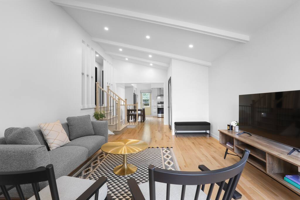 Family-Friendly Escape, Walk to Shops & Fun