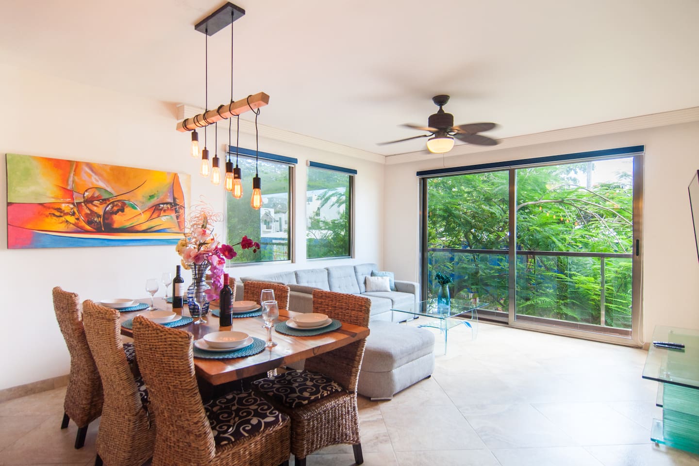 Spacious 5th Ave Family Retreat 1 block to Beach!