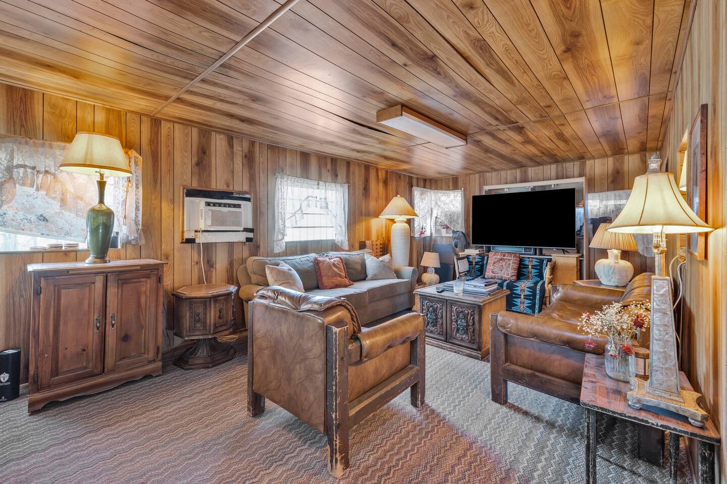 The Palazzo, Bombay Beach