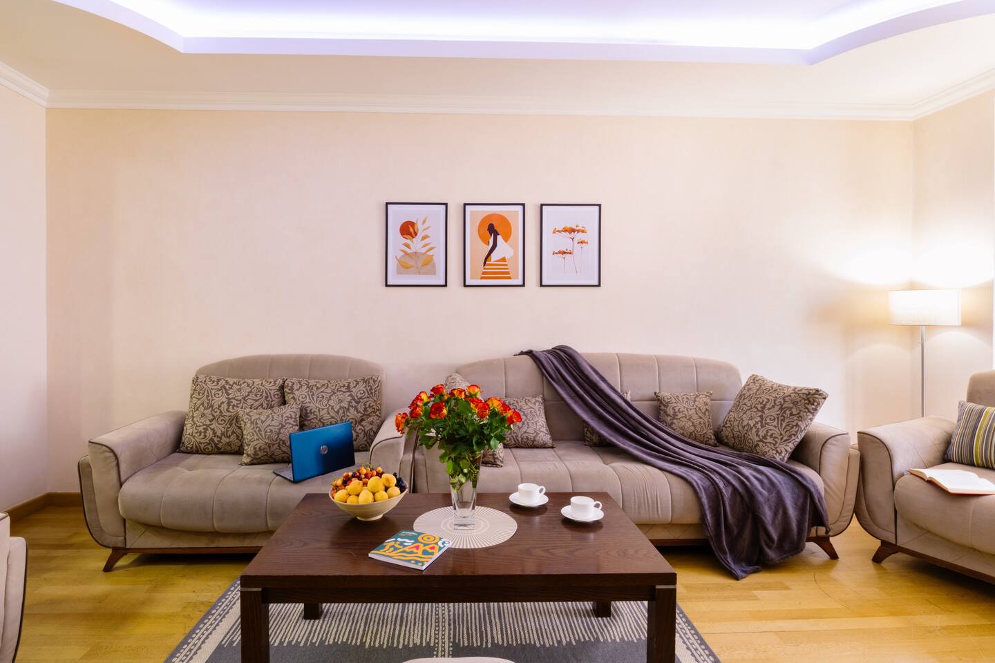 Prestigious Aram St | Lux 3BD Abode | Balcony