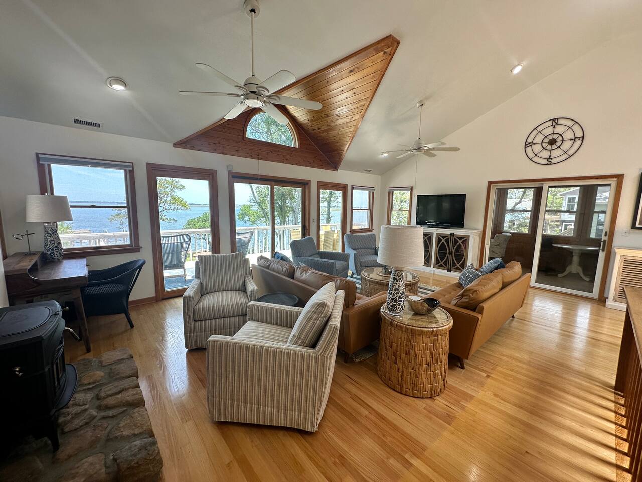 Waterfront Bliss & Endless Views at Scouts Harbour