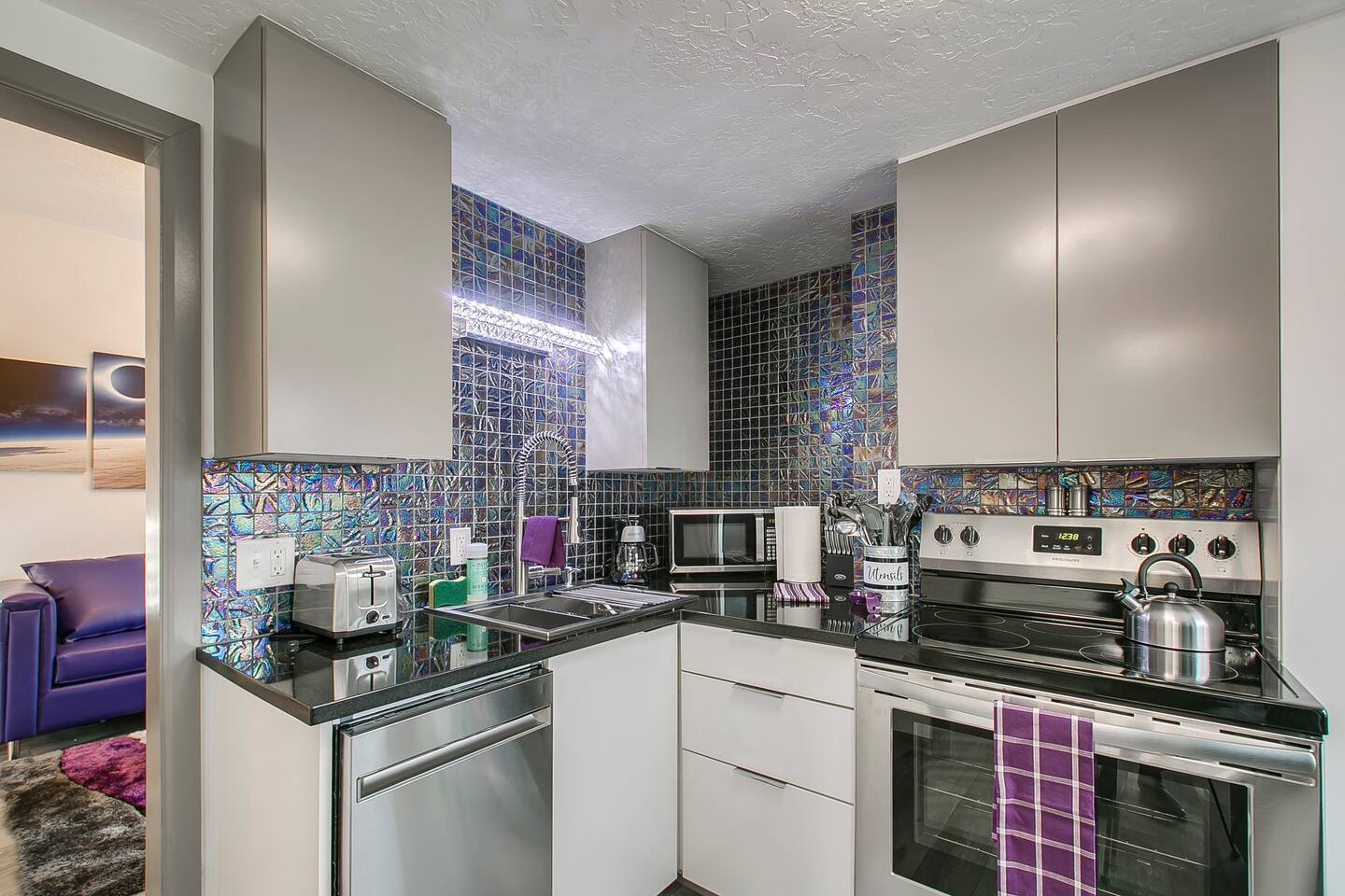 North End Luxury: Modern 1BR Near Downtown