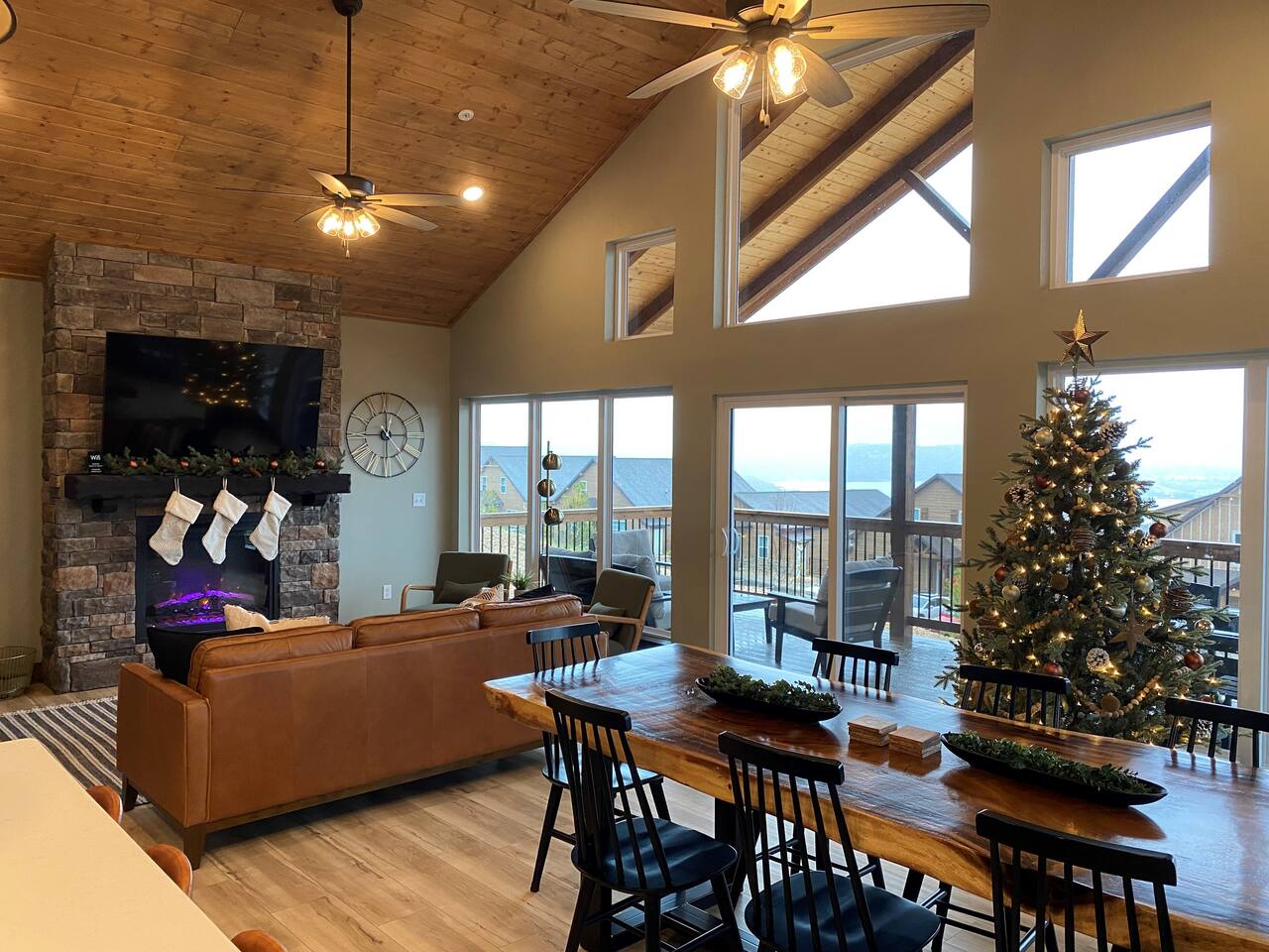 Spring Break Escape-Hot Tub, Fire Pit, Indoor Pool