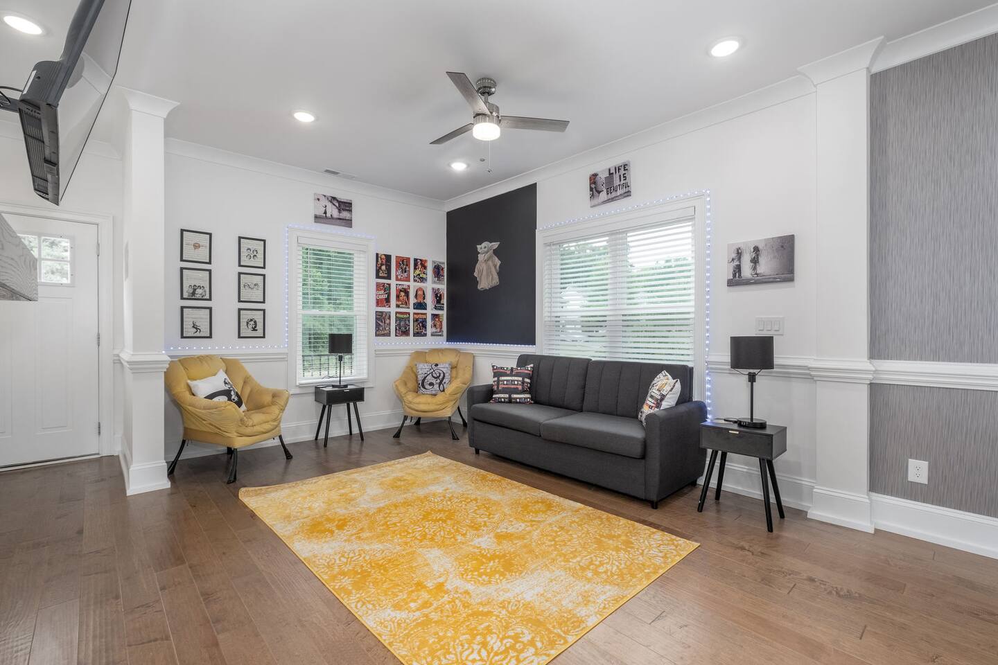 Cozy Haven: Hot Tub | Sleeps 10 | Near Uptown