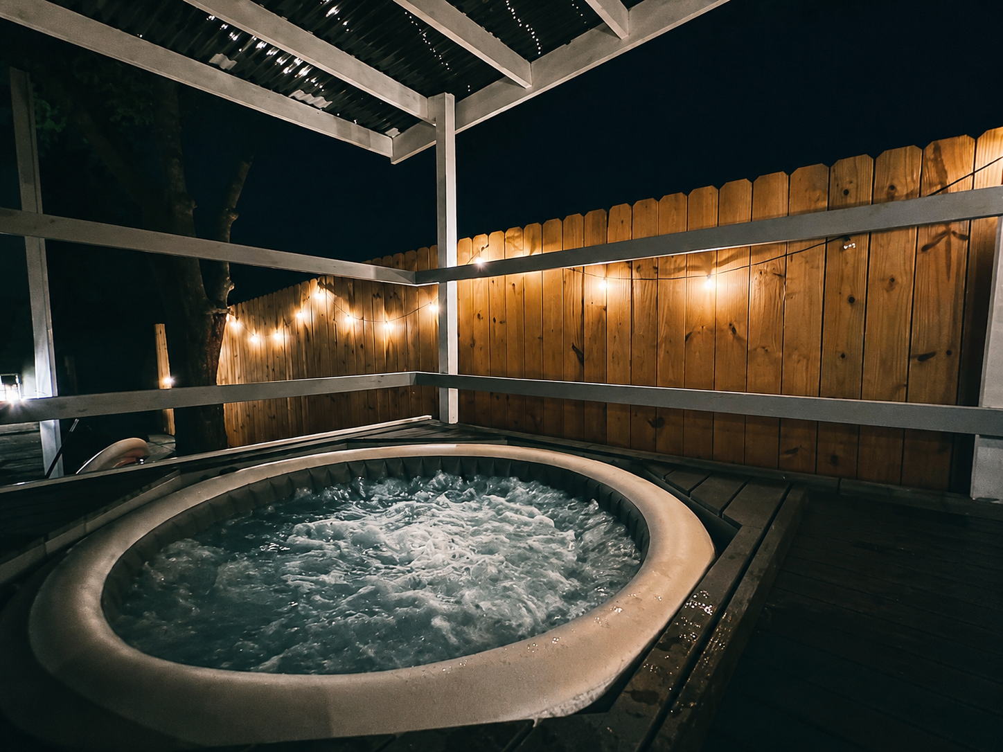 Sleeps 8 | Close to Uptown | Hot tub | Pets OK