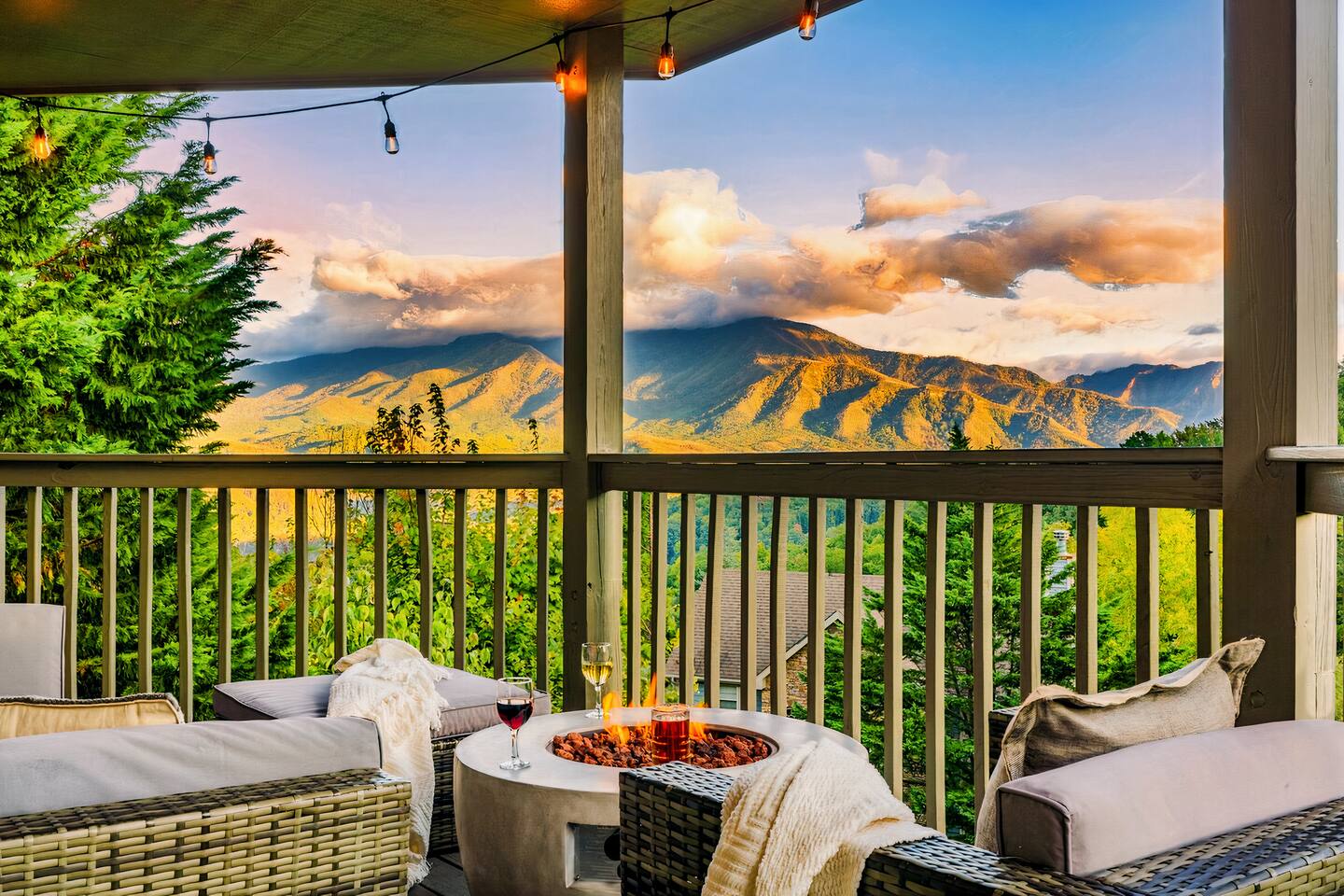 Sunrise Mtn Views, Game Room, Hot Tub, Firepits