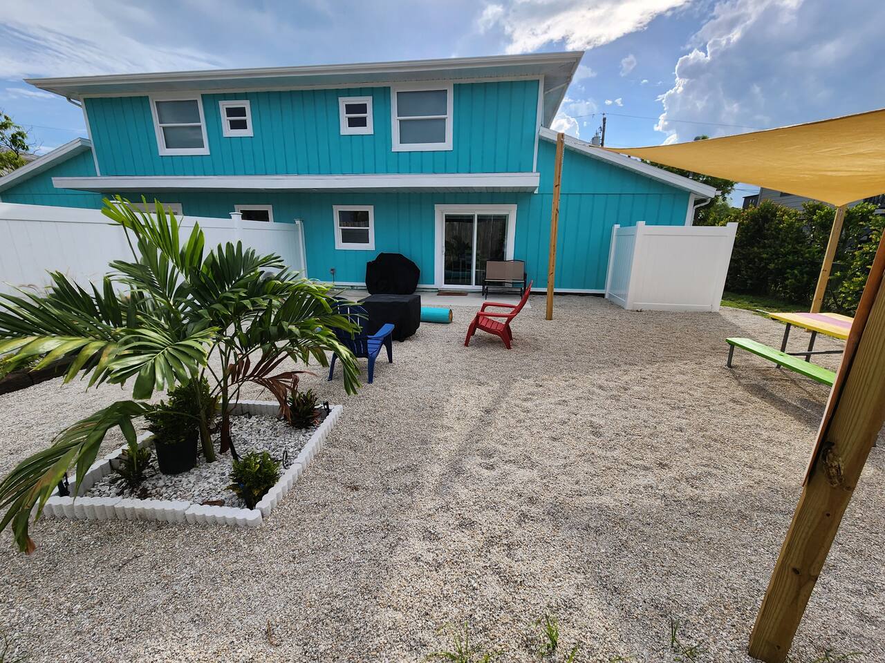 Grand Coastal Getaway! 6BR duplex w/ 3 KING beds