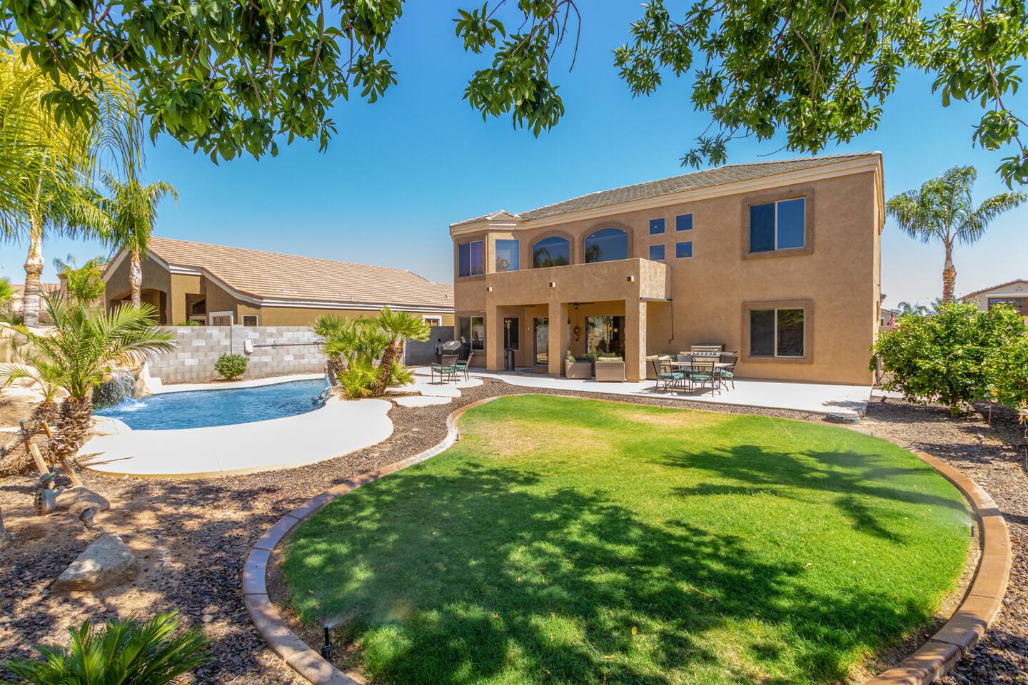 Crestfield Country Oasis