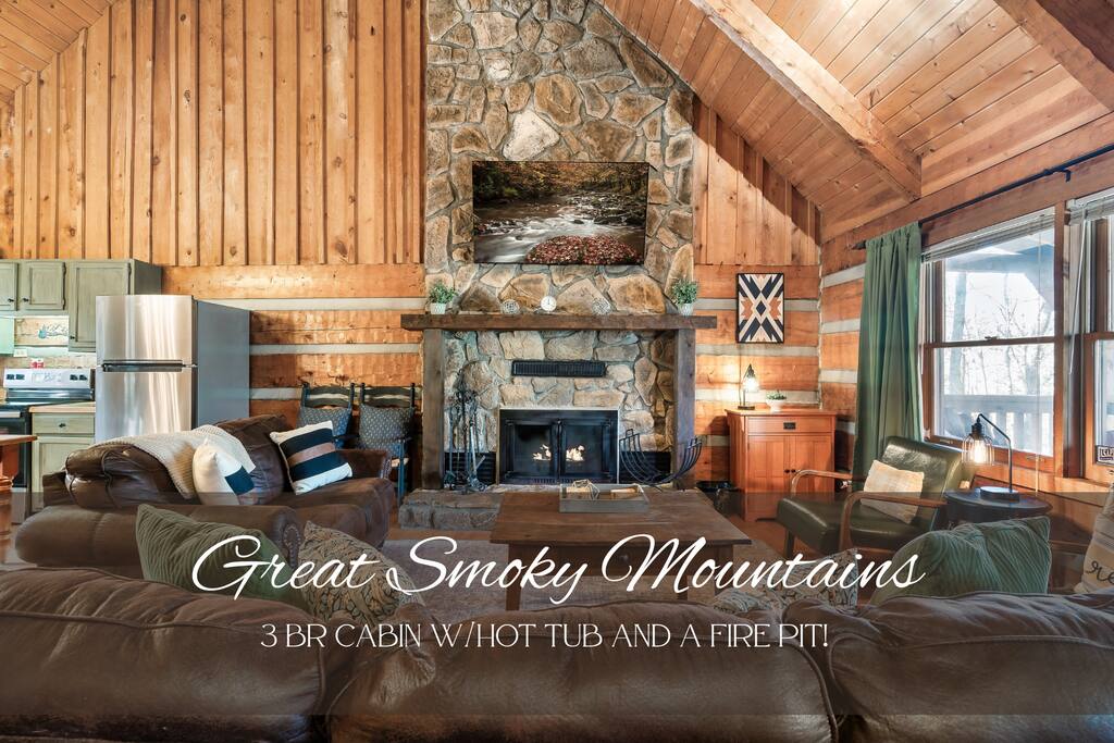 Gatlinburg! Hot Tub! Close to Dollywood! Fire Pit!