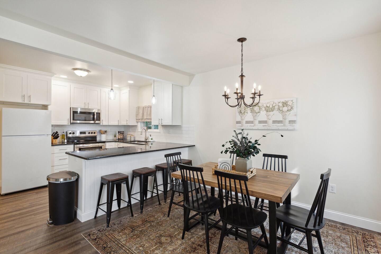 Near Lanc Attractions + Toy Room