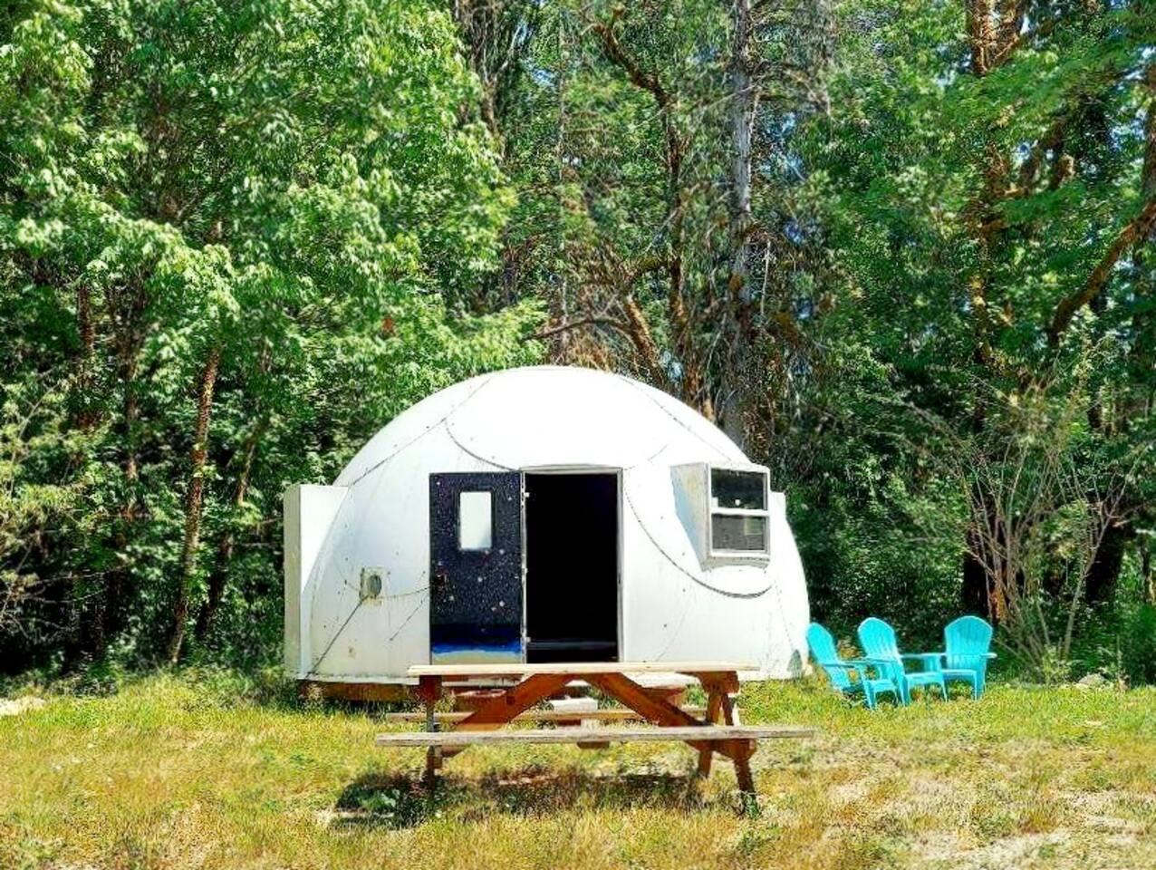 Galaxy Glamping Dome on Cascade Riverside