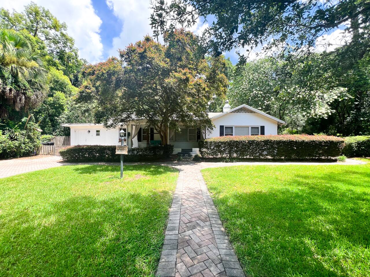 Gator Getaway | Home+Studio | Walk to UF Stadium