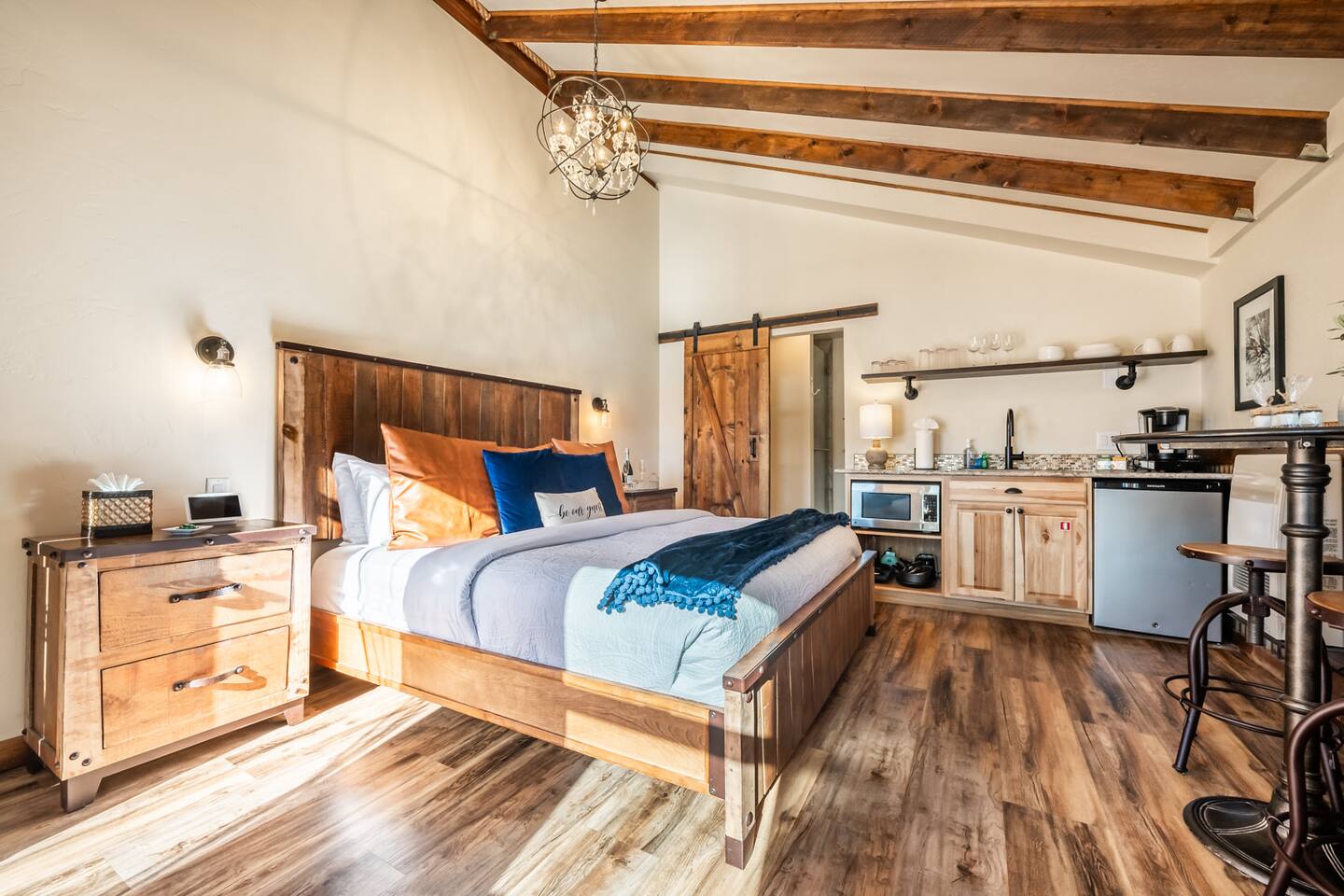 Hike+Sauna | Lake + Mtn View | Near 11 Mile Canyon