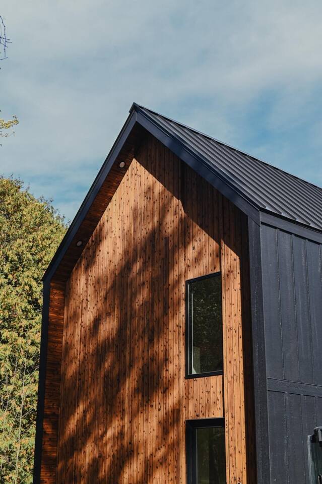 Hygge Lake Cabin- Waterfront & 5 acres of serenity