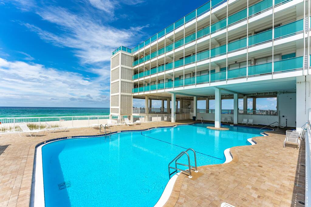 Gulf Front Condo w/ Amazing views