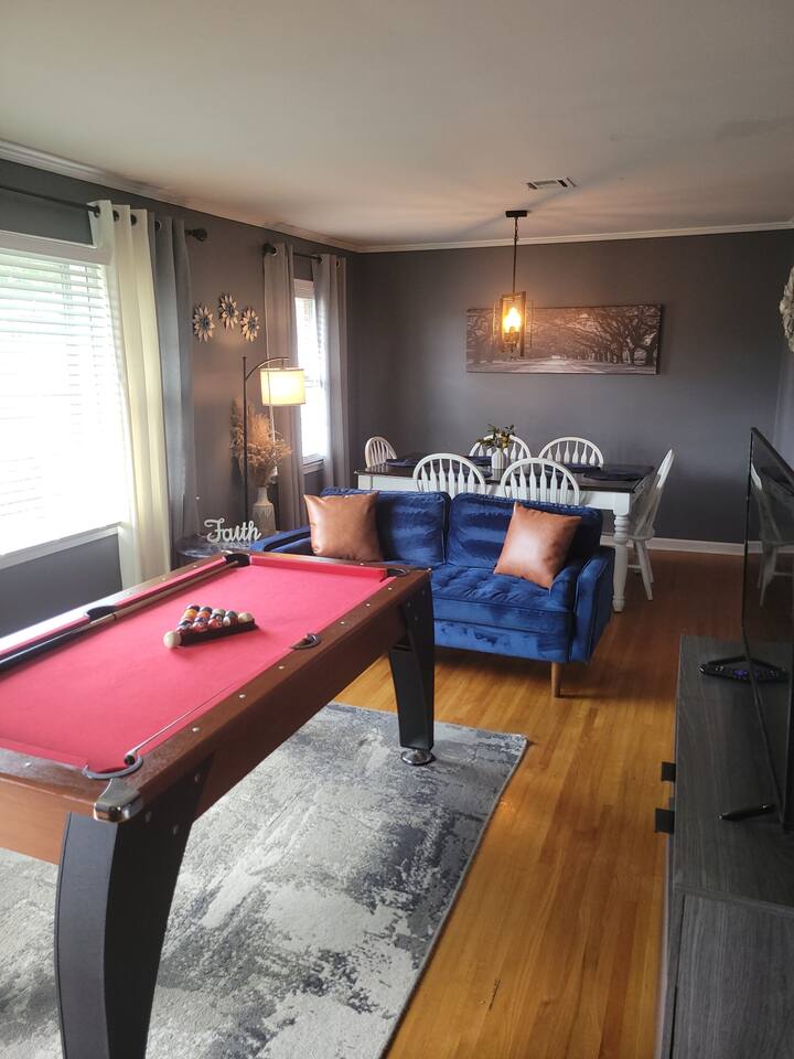 Capital City Eagle's Nest - Pool Table - 6 Beds