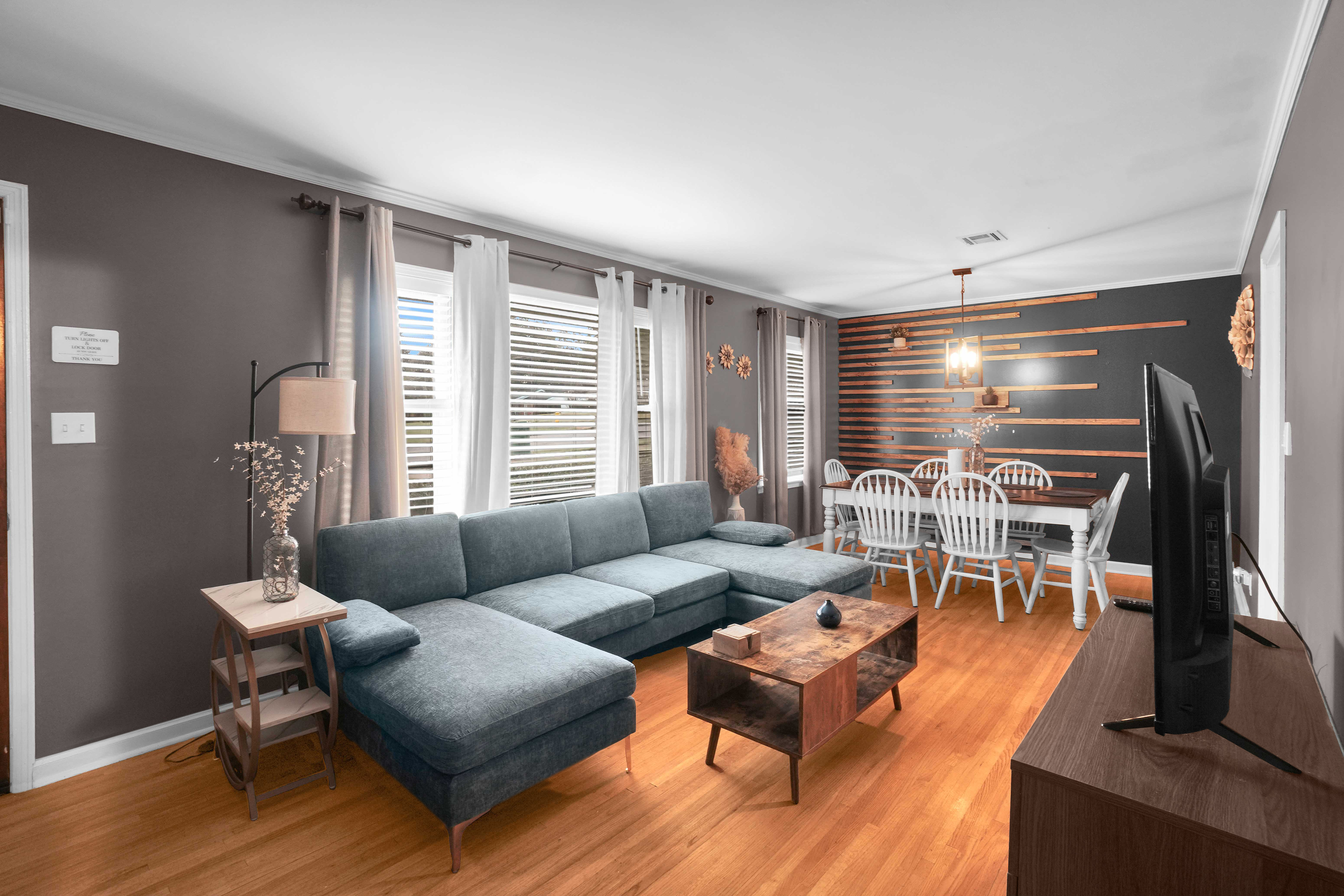 The Madolyn Executive - Furnished Retreat - 4 Beds