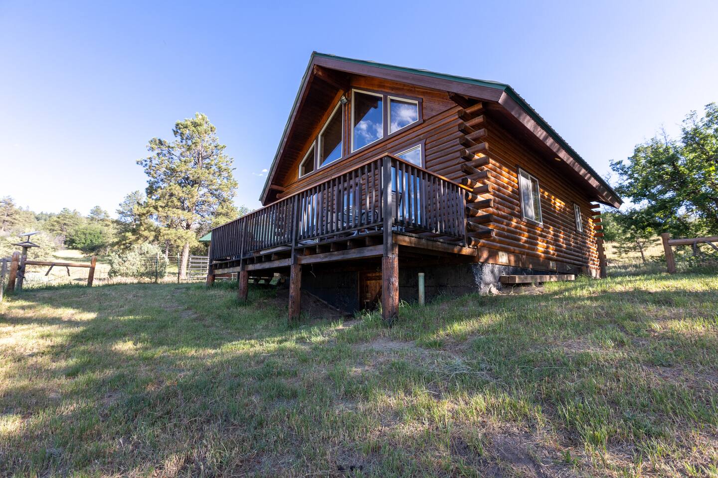 She's a majestic property. But more than that, this areas is completely fenced in for pets. You can let them outside and rest easy that they can't get too far.