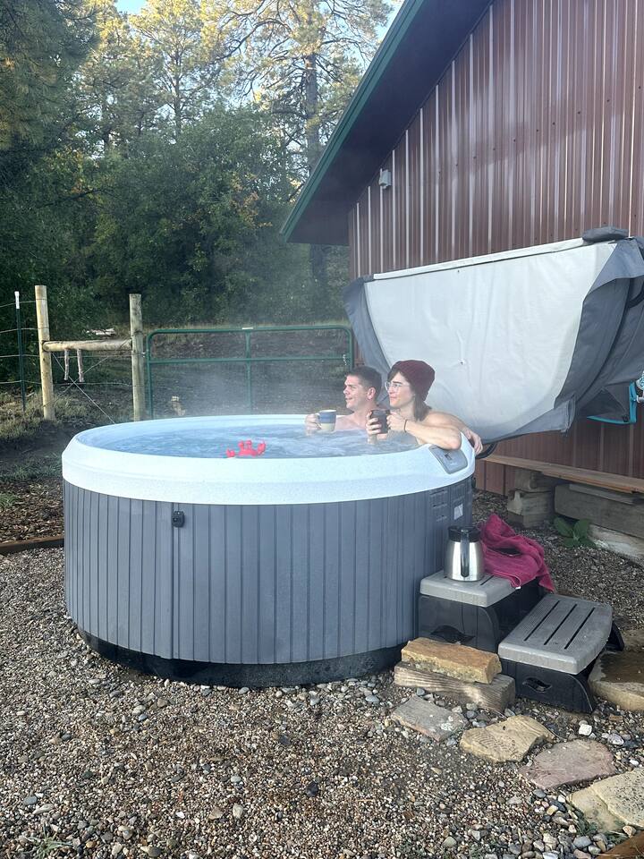 This Bullfrog tub is brand new and state of the art. You can open and close it with one hand! Professional service provided to keep the spa tip-top for every guest.
