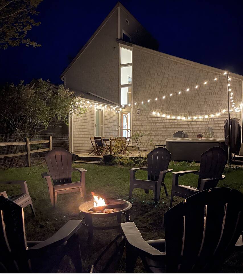 Winter Lazy 2P Check-out*Near Lake*Hot Tub*Pets