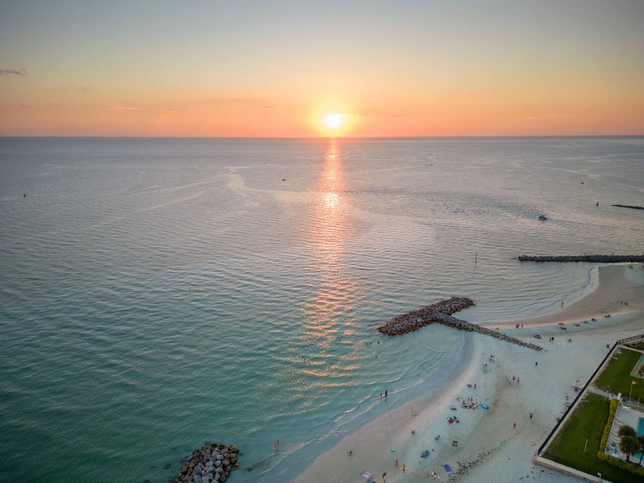 Charming 1BD RetreatISteps from the St. Pete beach