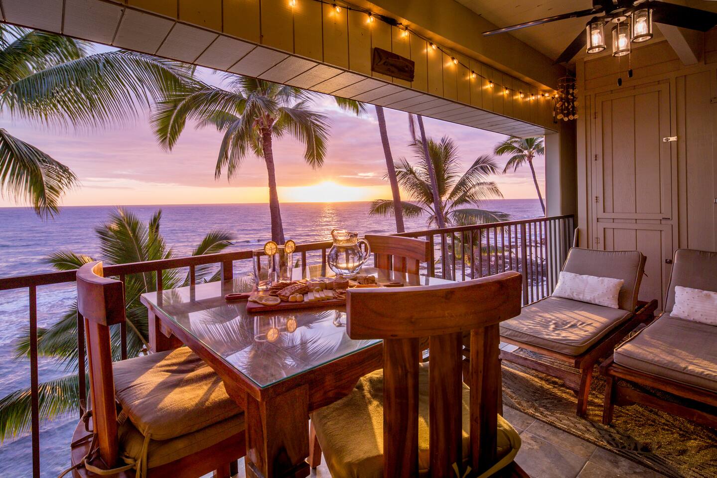 Ocean-front penthouse, sunsets, whales, surfers!