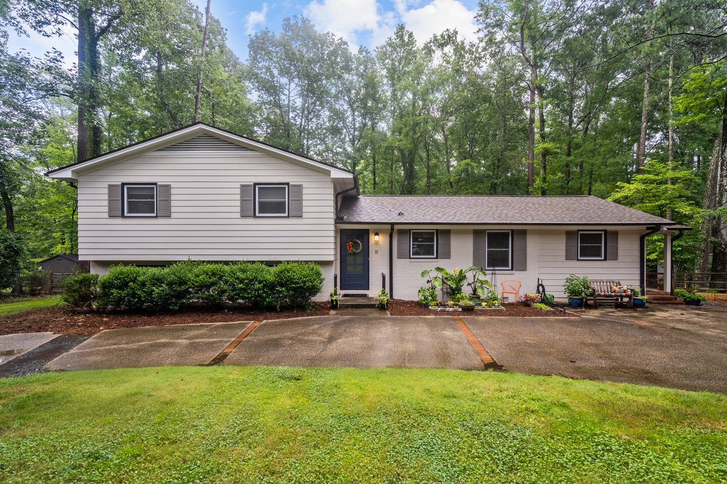 Midcentury Home w/King suites near Duke/Downtown