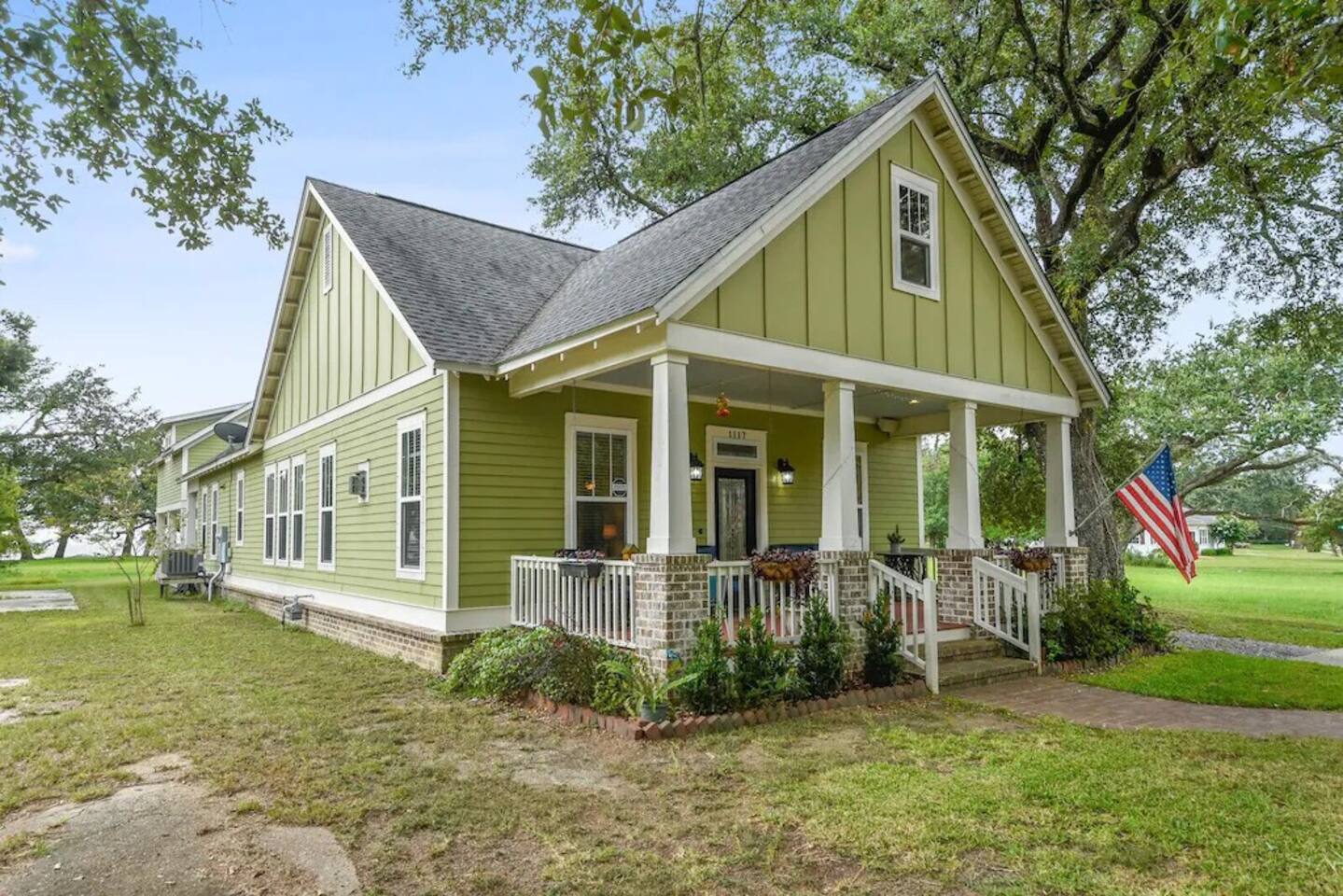 Bon Temps Beach House-Steps to Beach-Pet Friendly